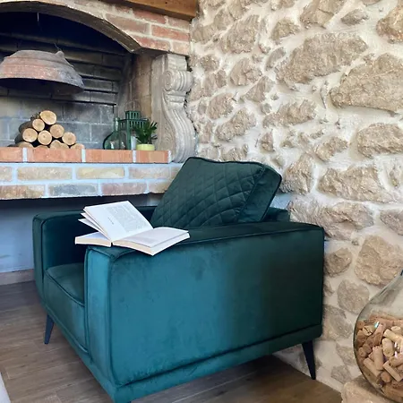 Dalmatia アパート ニン